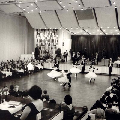 Tanzball im gro�en Saal der Kongresshalle - vermutlich Ende der 60er Jahre