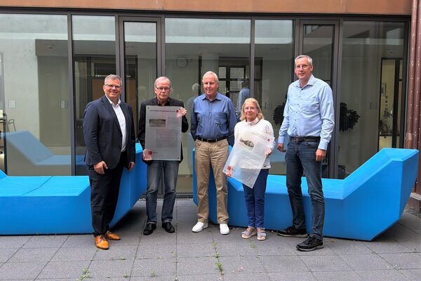 Von links: Oberb�rgermeister Frank-Tilo Becher, Christian von Berg, Stefan Munzert, Ingrid Hubing, Tobias Erben