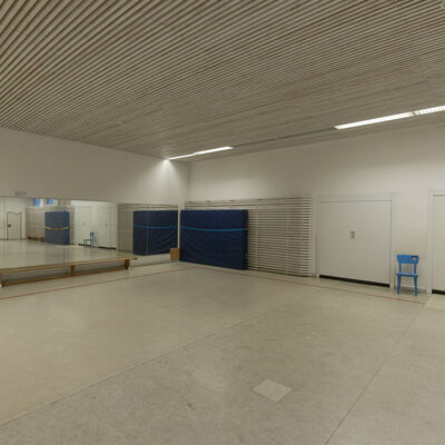 Turnhalle 2 Gymnastikraum Ricarda-Huch-Schule Ansicht Spiegel 2026