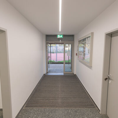 Turnhalle Landgraf-Ludwigs-Gymnasium Eingang innen 2026
