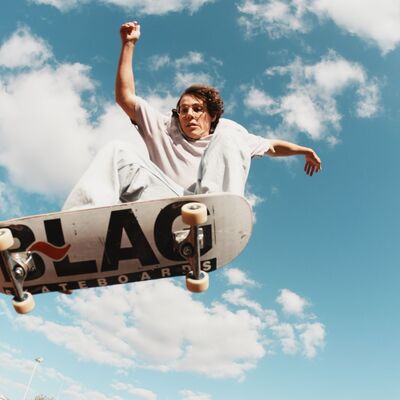 Skater in einem Skatepark