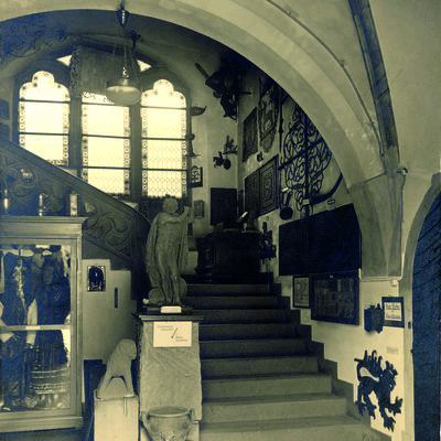 Die Eingangshalle des Alten Schlosses, 1920