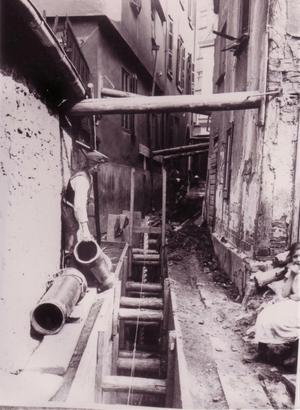 Kanalisationsarbeiten in der Sandgasse um 1900