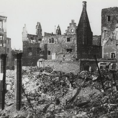 Ruine des Alten Schlosses um 1947