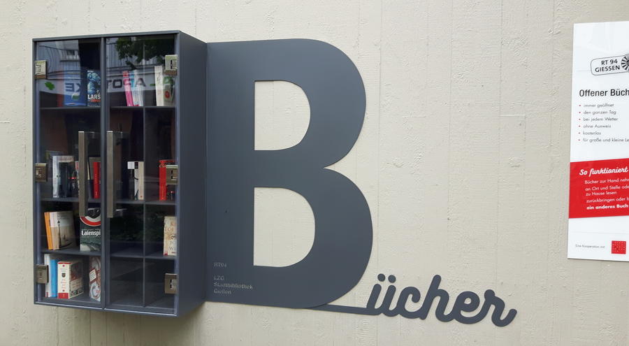 Offener Bücherschrank in der Plockstraße