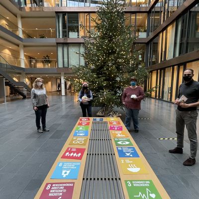 Gewinner der Kepol-Adventschallenge - Gruppenbild im Rathaus