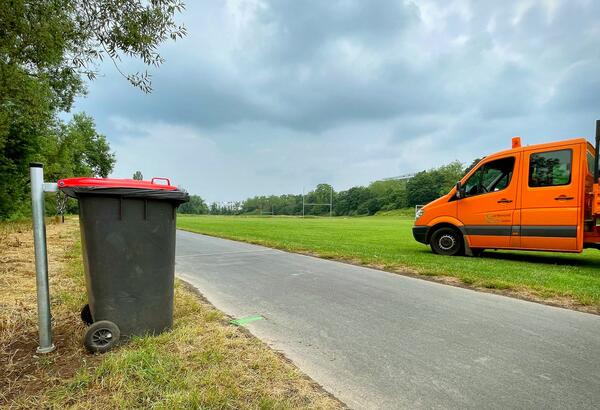 Stadt platziert M�lleimer in den Lahnwiesen