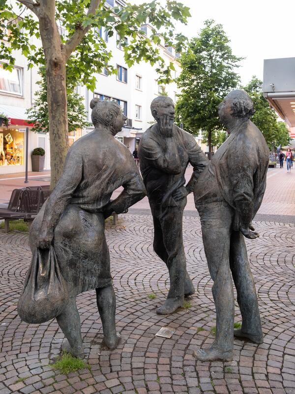 Drei Schwätzer - Skulptur
