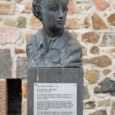 Gie&szlig;ener K&ouml;pfe - Georg B&uuml;chner
