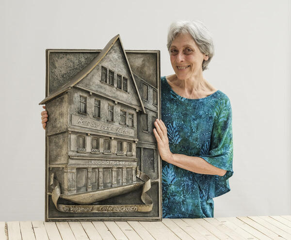 Anne Huber - Relief des ehemaligen Caf� Huber