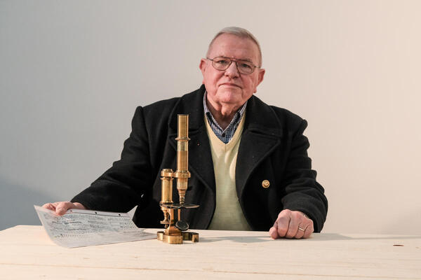 Rolf Beck - Mikroskop von M�ller und Emmerich, Gie�en