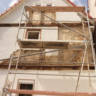 Alten-Busecker-Straße 1 während der Sanierung