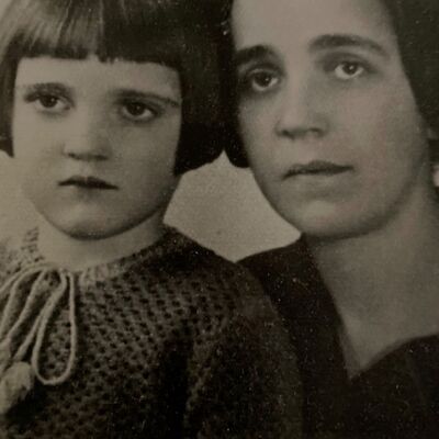 Paula Wohlgeruch mit ihrer 7-jhrigen Tochter Sonja