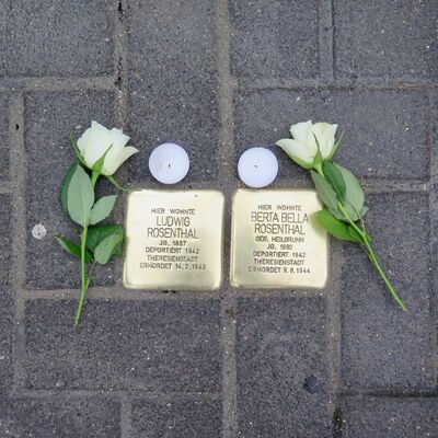 Stolpersteine in der Liebigstra�e 13 f�r Ludwig und Berta Rosenthal