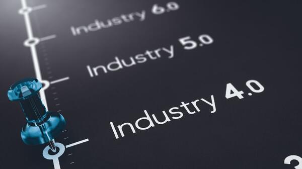 Industrie 4.0 - Schriftzug auf schwarzem Grund