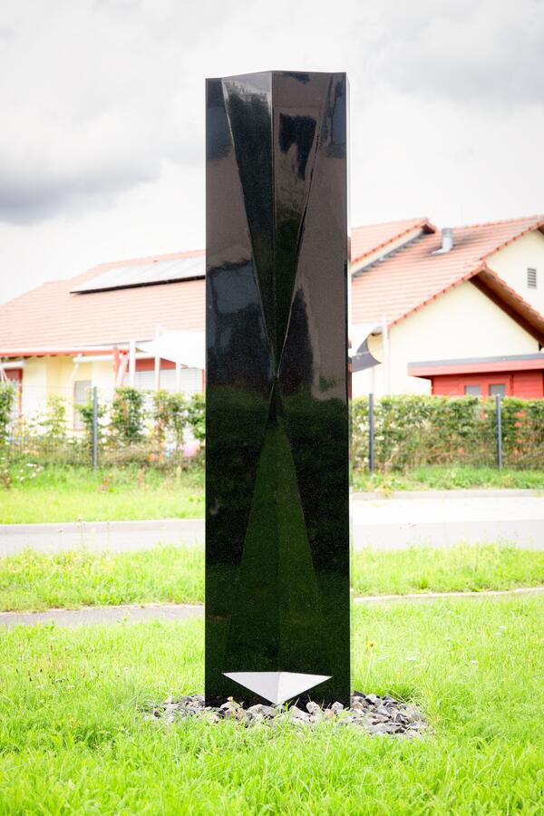 Gieener Kunstweg - Gedenkstele Mildred Harnack-Fish