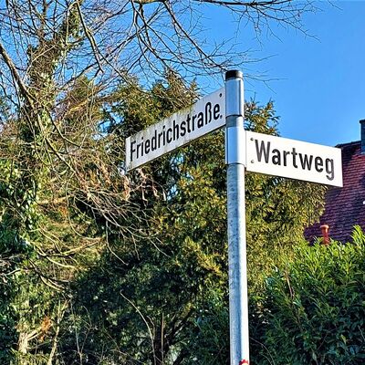 Stra�enschild Friedrichstra�e, Ecke Wartweg