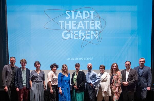 Spielzeitvorstellung 2024/25 am Stadttheater - Das Team auf der B�hne