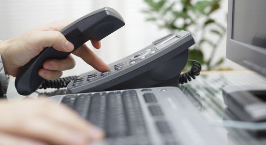 Telefon und Tastatur