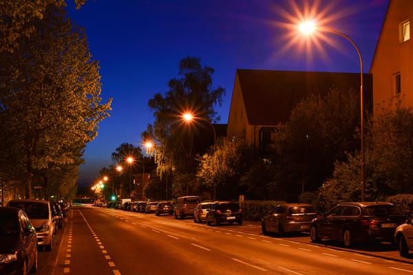Sudetenlandstra�e vor der Umr�stung auf LED-Beleuchtung