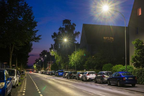 Sudetenlandstra�e nach der Umr�stung auf LED-Beleuchtung