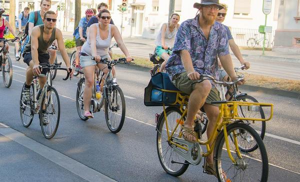 Stadtradeln - Eine Gruppe Fahrradfahrer in Gießen